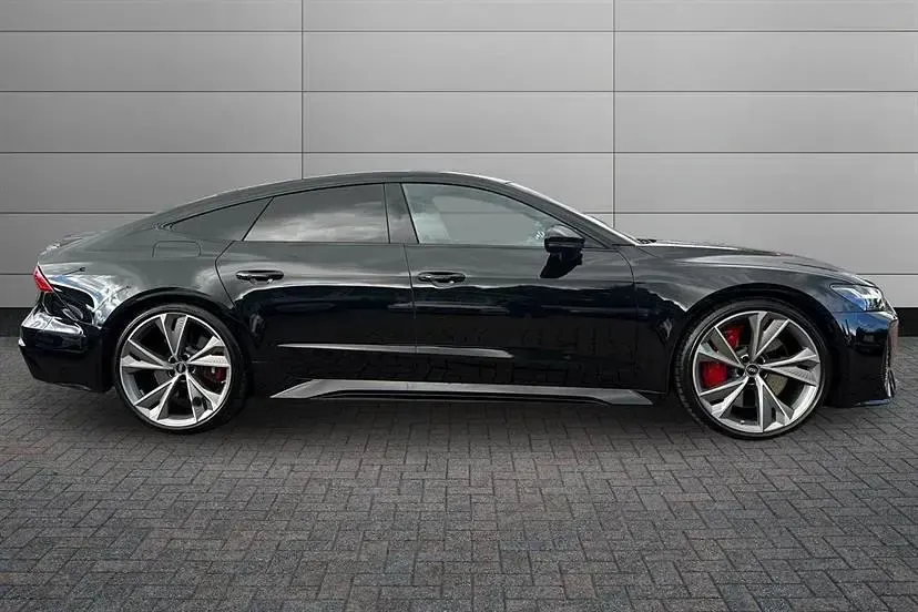 Usado Audi RS7 Comfort 600 CV (441 kW) 2021 Negro Utilitario