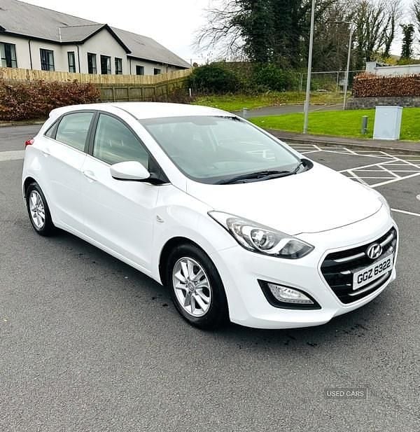 White Used 2016 Hyundai i30 SE Hatchback | £4,995 (Fair price) - Image 1/4
