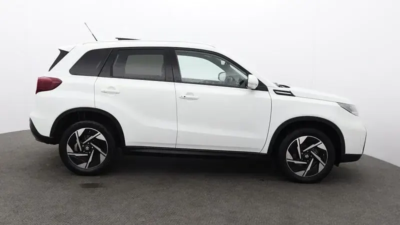 Used Suzuki Vitara 116 HP (85 kW) 2025 White SUV