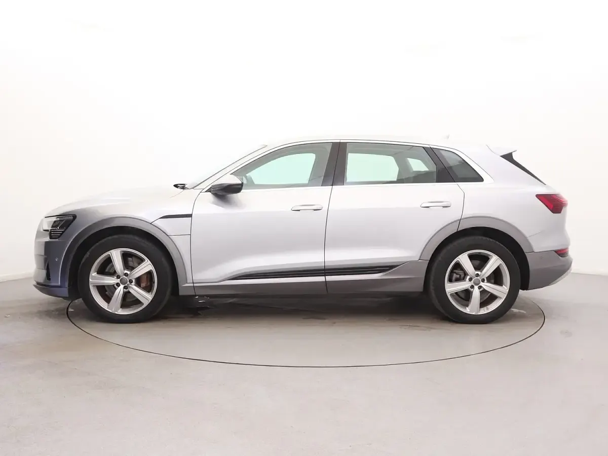 Used Audi e-tron Advanced 230 kW (313 HP) 2020 Silver SUV