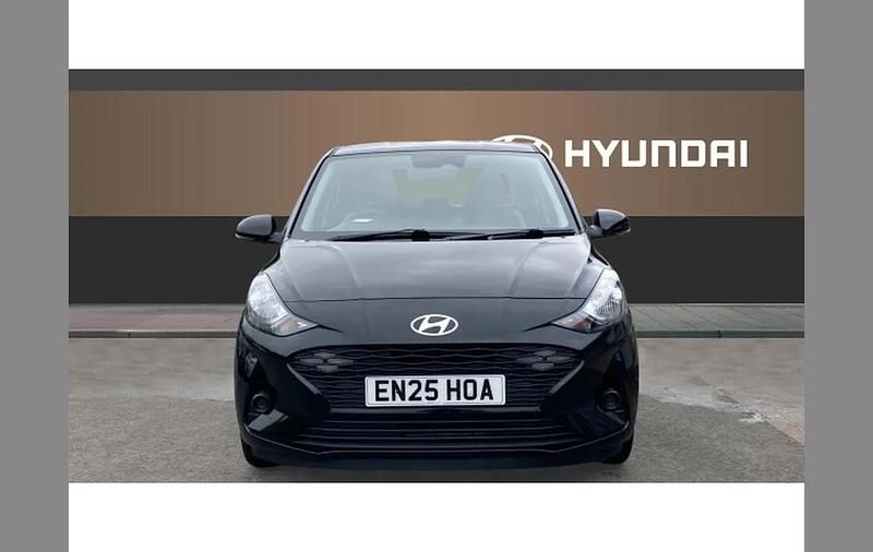 Used Hyundai i10 Advanced 63 HP (46 kW) 2025 Black Hatchback