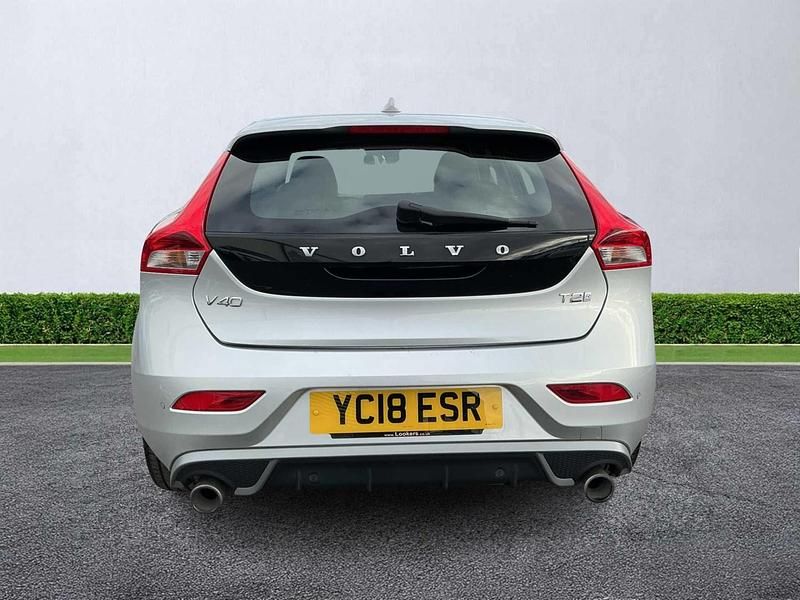 Begagnad Volvo V40 R-Design 2018 Silver Halvkombi