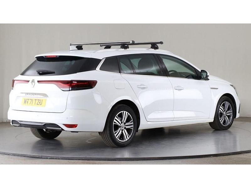 Used Renault Mégane GrandTour Iconic 115 HP (84 kW) 2022 White Estate