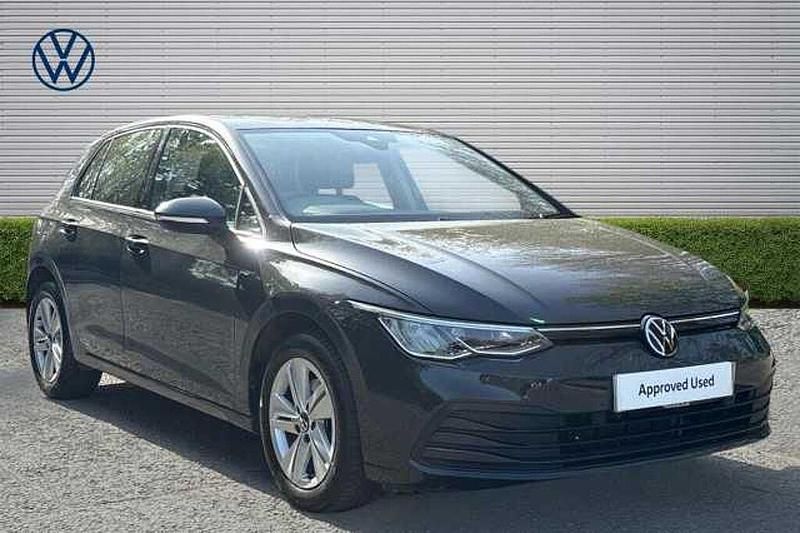 Begagnad VW Golf VIII 130 HK (95 kW) 2023