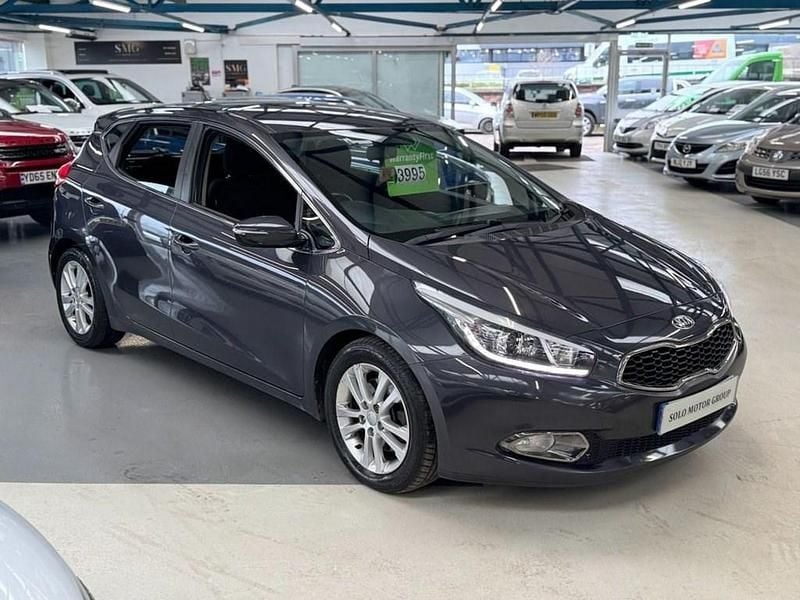 Used Kia Ceed 126 HP (92 kW) 2013 Silver Hatchback