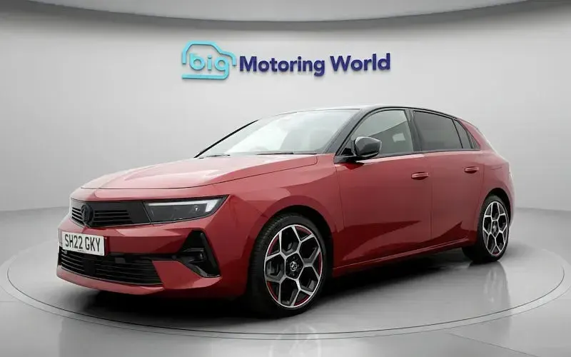 Used Vauxhall Astra GS Line 181 HP (133 kW) 2022 Red Hatchback