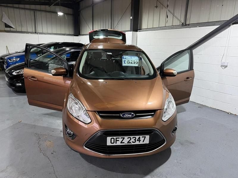 Used Ford Grand C-Max Zetec 125 HP (91 kW) 2013 Brown MPV