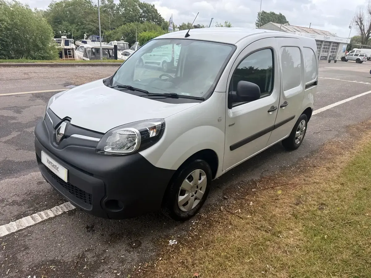 Used Renault Kangoo Business 44 kW (60 HP) 2020 White MPV
