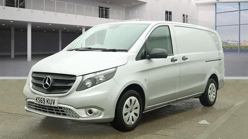 Used Mercedes Vito Progressive 102 HP (75 kW) 2019 Silver Van