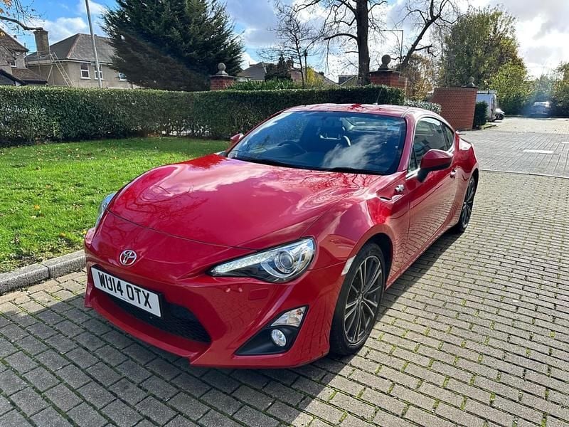 Red Used 2014 Toyota GT86 GT Coupe | £13,490 (Fair price) - Image 1/4