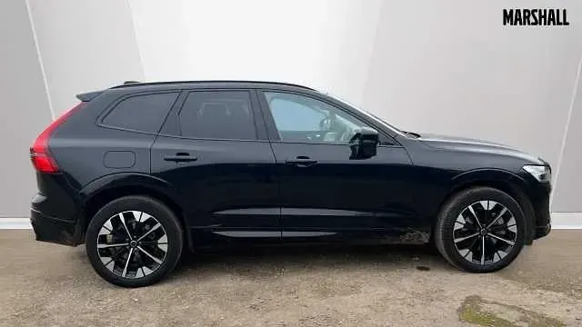 Usado Volvo XC60 Ultra 250 HP (183 kW) 2025 Preto SUV