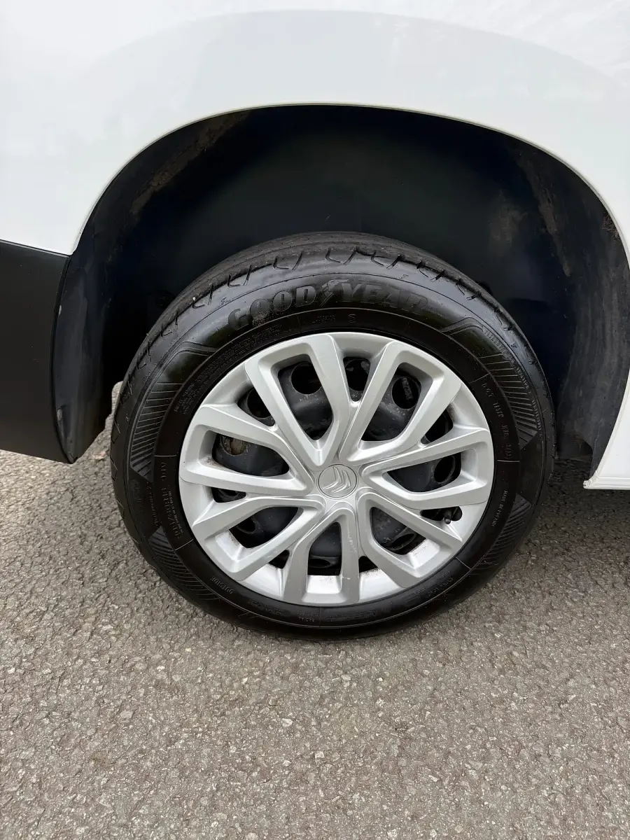 Used Citroën Berlingo 100 HP (73 kW) 2022 White MPV