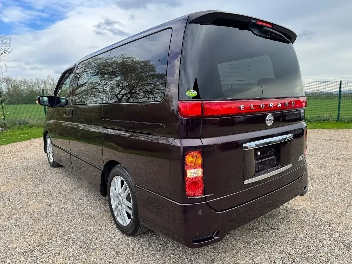 Used Nissan Elgrand Premium Edition 2007 Purple MPV