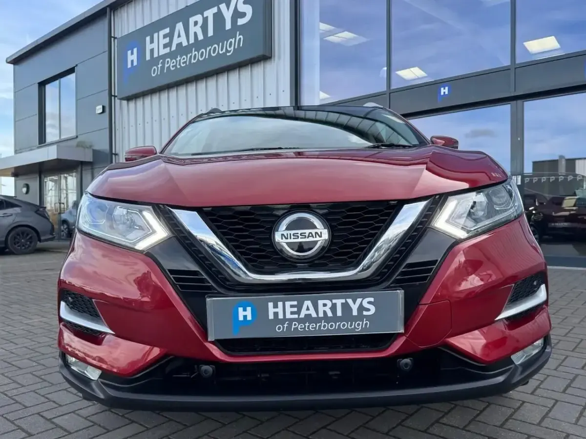 Used Nissan Qashqai N-Connecta 150 HP (110 kW) 2019 Red SUV