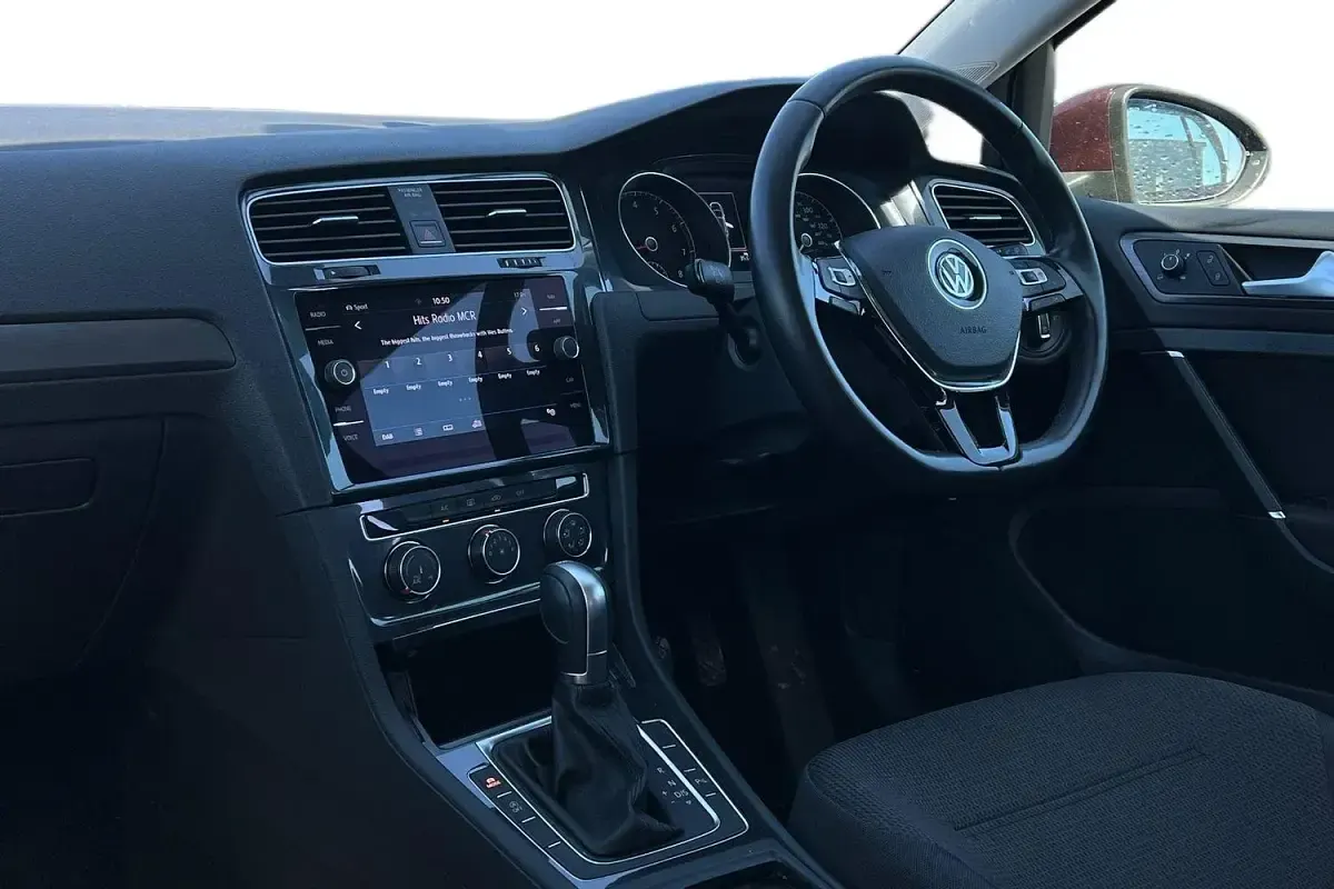 Used VW Golf VII SE 131 HP (96 kW) 2018 Black Hatchback