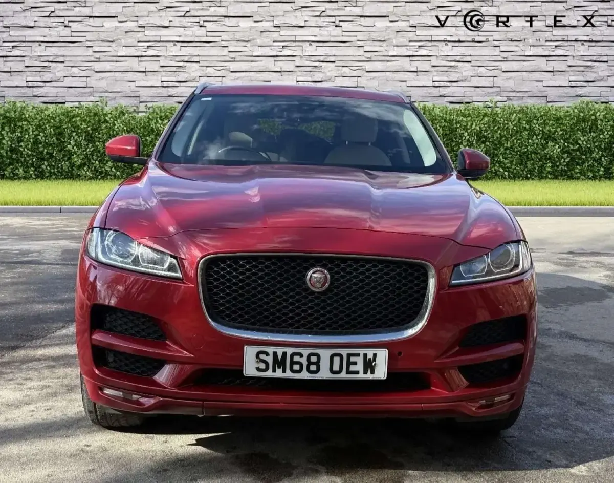 Second-hand Jaguar F-Pace Prestige 180 CP (132 kW) 2018 Roșu SUV