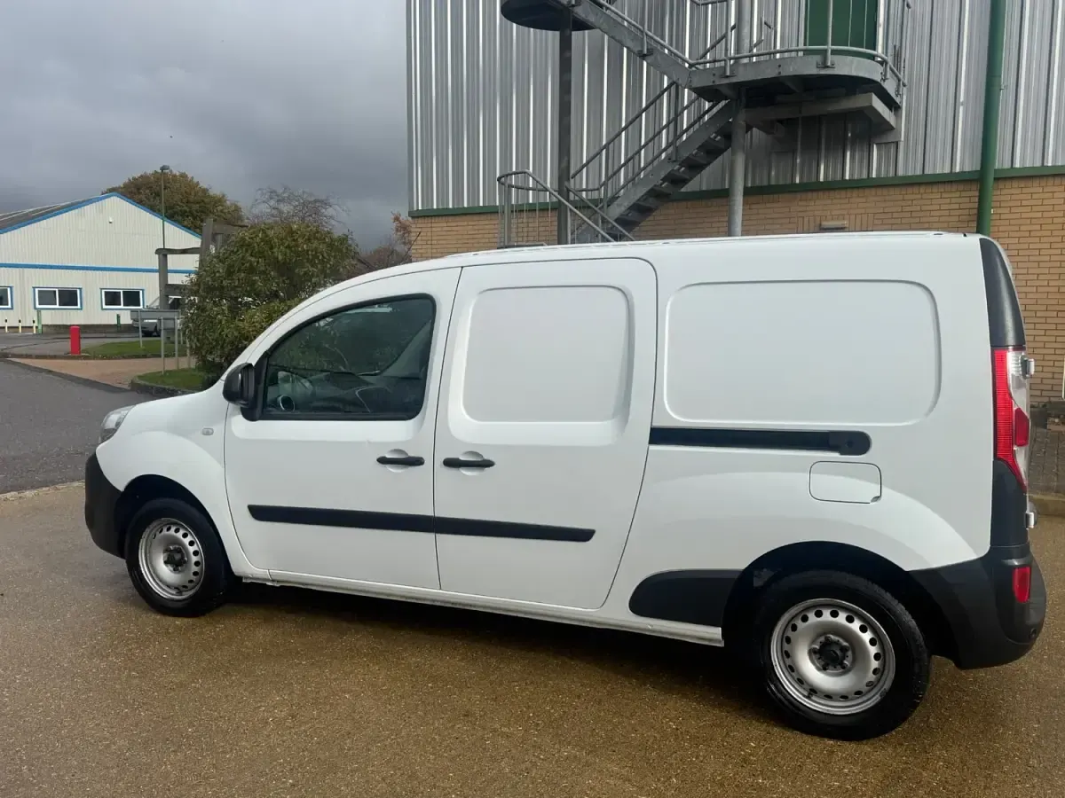 Begagnad Renault Kangoo Business 2020 Vit Minibuss