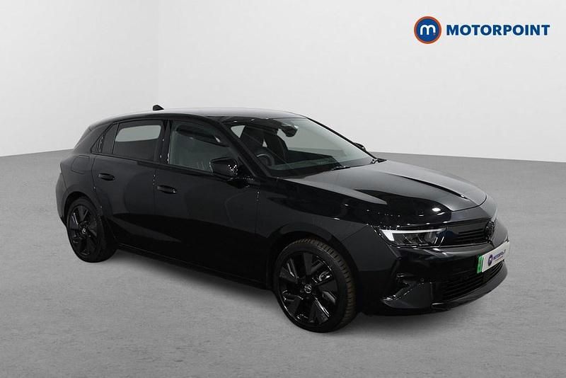 Black Used 2024 Vauxhall Astra Hatchback | £16,949 (Good price) - Image 1/4