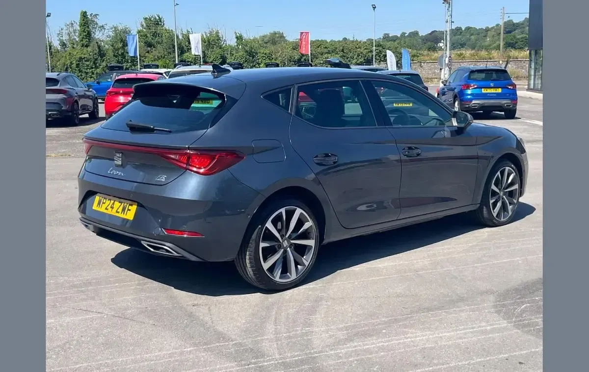 Used Seat Leon FR Sport 204 HP (150 kW) 2024 Grey Hatchback