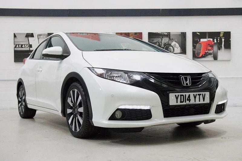 White Used 2014 Honda Civic SE Plus Hatchback | £7,133 (Fair price) - Image 1/4