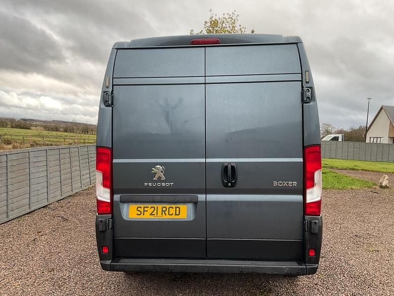 Used Peugeot Boxer 140 HP (102 kW) 2021 Grey Van