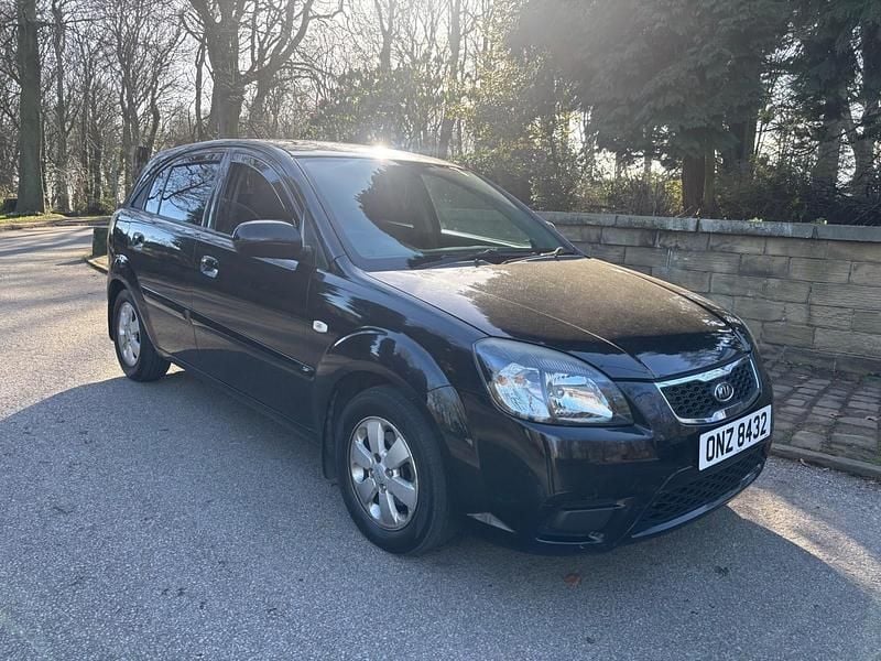 Used Kia Rio 108 HP (79 kW) 2010 Black Hatchback