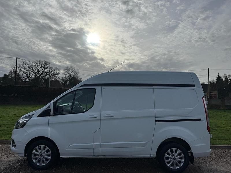 Used Ford Transit Custom Limited 130 HP (95 kW) 2022 White Van