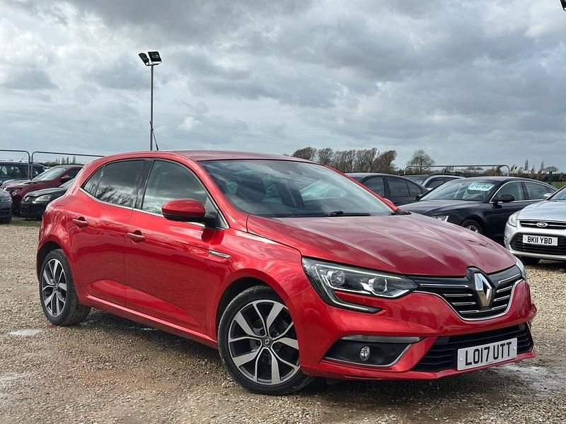 Used Renault Mégane IV Dynamique 2017 Red Hatchback