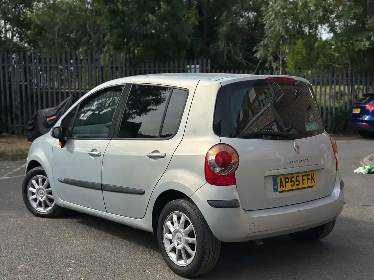 Used Renault Modus Dynamique 112 HP (82 kW) 2006 Silver MPV