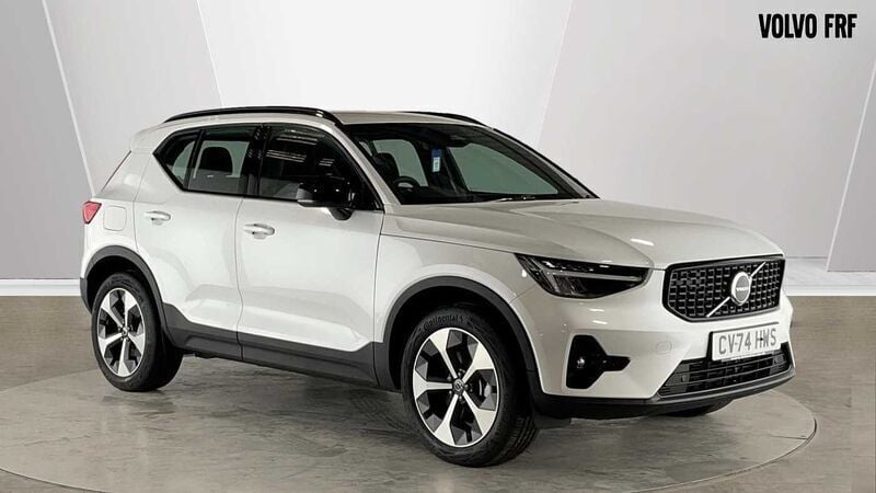 White Used 2025 Volvo XC40 Plus SUV | £33,799 (Fair price) - Image 1/3