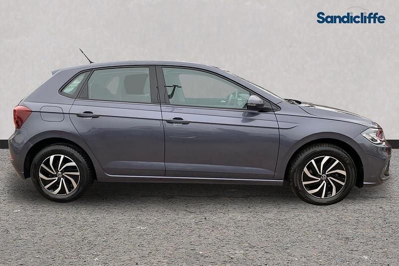 Second-hand VW Polo Life 95 CP (69 kW) 2023 Gri Hatchback