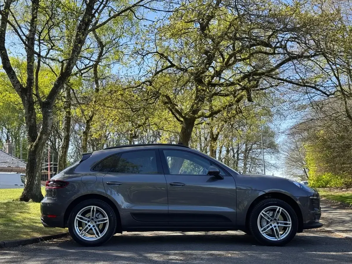 Usado Porsche Macan 258 HP (189 kW) 2015 Cinzento SUV