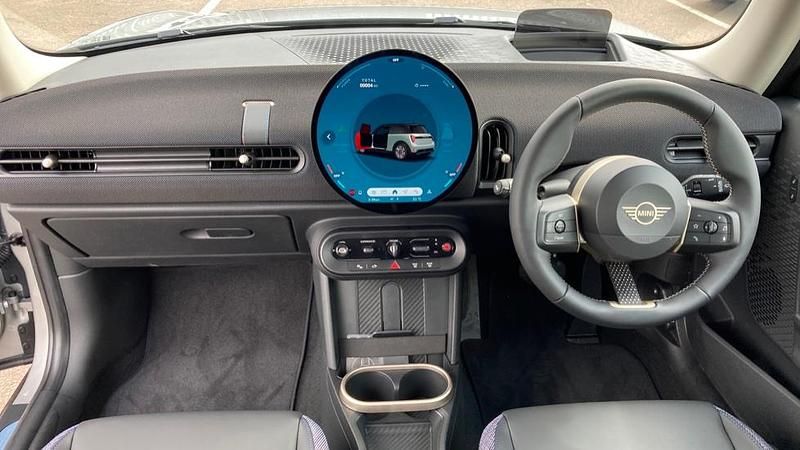 Used Mini Cooper Hatch 154 HP (113 kW) 2024 Silver Hatchback