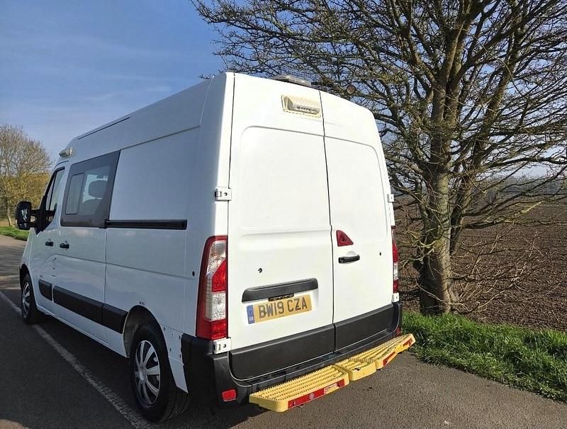 Used Vauxhall Movano 130 HP (95 kW) 2019 White MPV