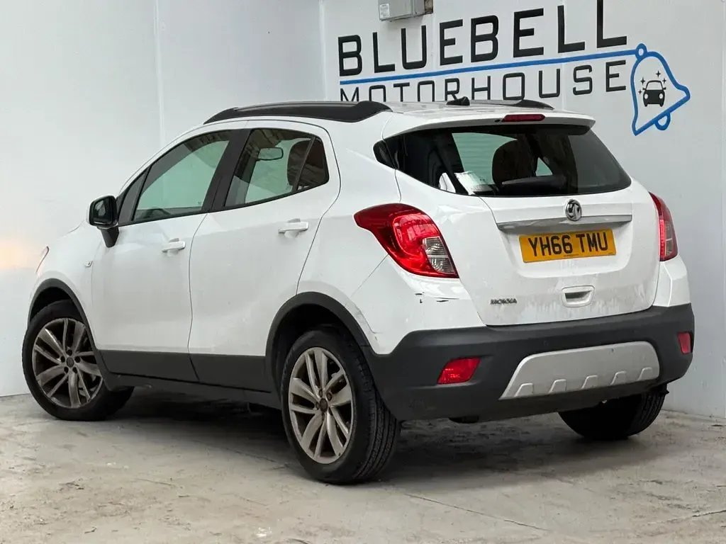 Used Vauxhall Mokka S 115 HP (84 kW) 2016 White SUV