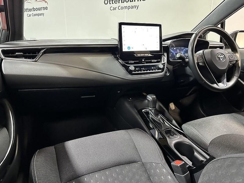 Used Toyota Corolla 140 HP (102 kW) 2023 Grey Hatchback