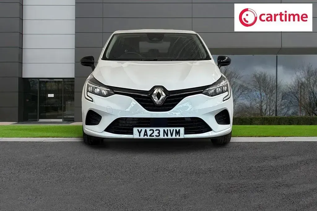 Used Renault Clio Evolution 90 HP (66 kW) 2023 White Hatchback