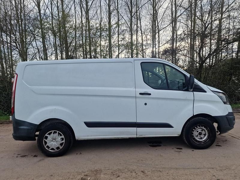 Used Ford Transit Custom 100 HP (73 kW) 2014 White Van