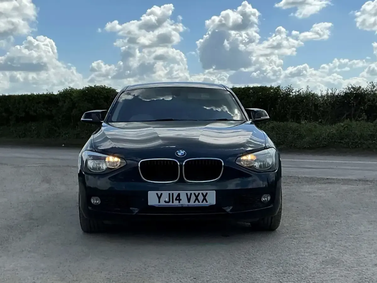 Begagnad BMW 120 2014 Blå Halvkombi