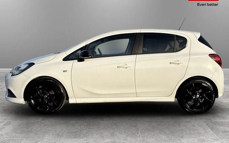 Begagnad Vauxhall Corsa SRi 75 HK (55 kW) 2018 Vit Halvkombi