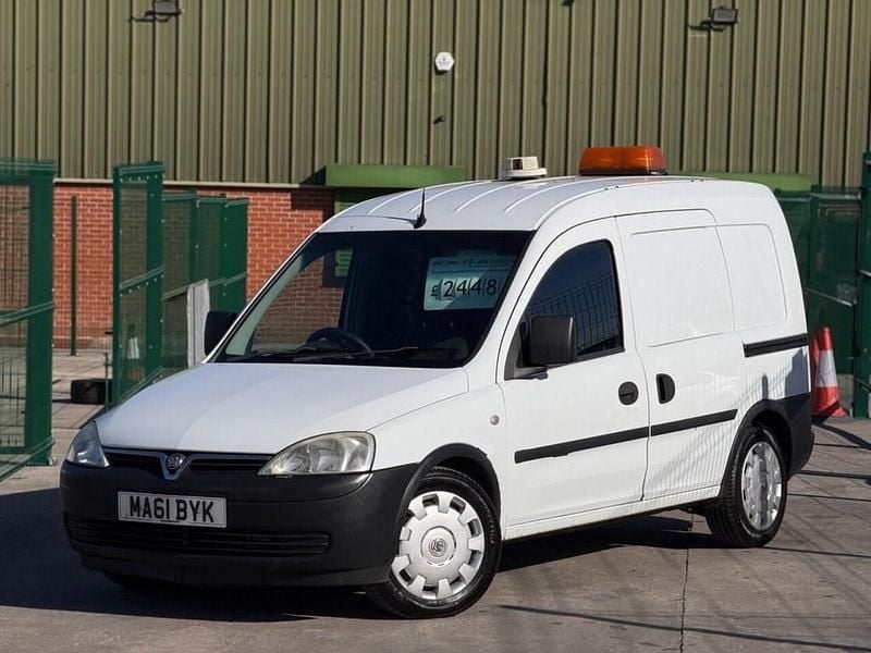 Used Vauxhall Combo 2011 White MPV