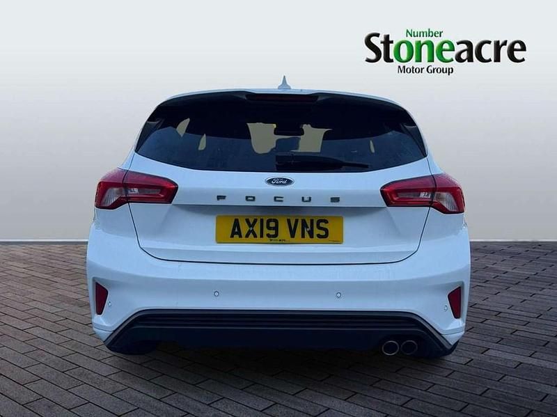 Used Ford Focus ST-Line 125 HP (91 kW) 2019 White Hatchback
