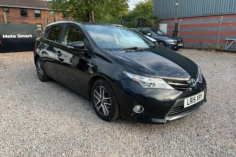 Used 2015 Toyota Auris Hybrid | £8,495 (Fair price) - Image 1/1