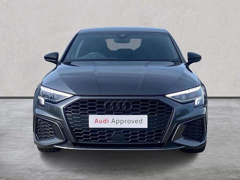 Begagnad Audi A3 Black Edition 150 HK (110 kW) 2024 Grå Halvkombi
