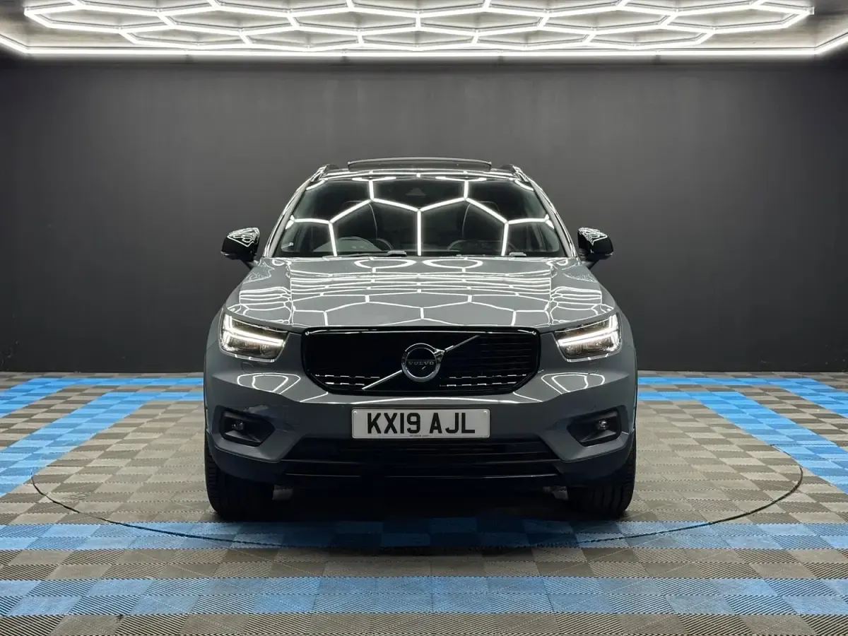 Used Volvo XC40 R-Design 2019 Grey SUV