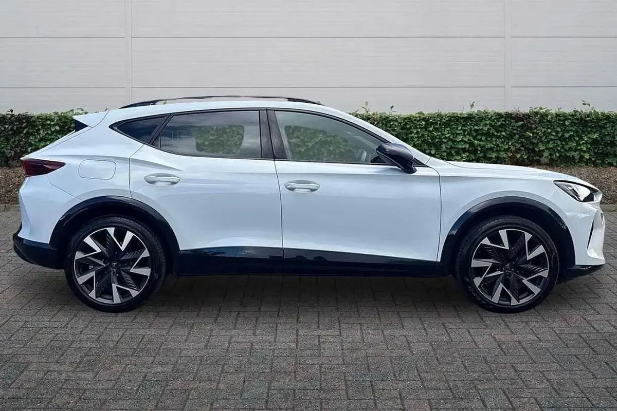 Used Cupra Formentor 150 HP (110 kW) 2025 Glacial white SUV