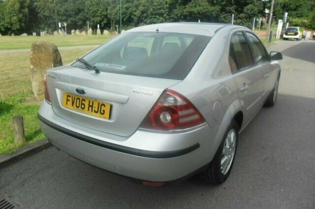 Begagnad Ford Mondeo 2006 Halvkombi