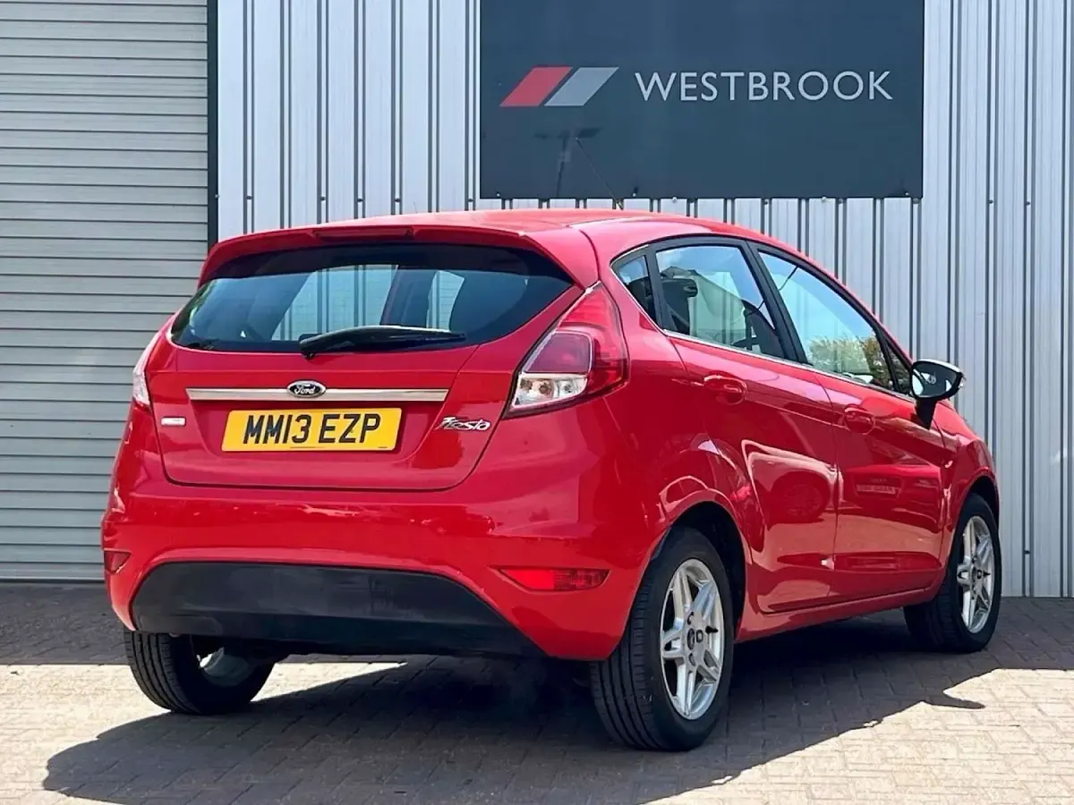 Used Ford Fiesta Zetec 2013 Red Hatchback