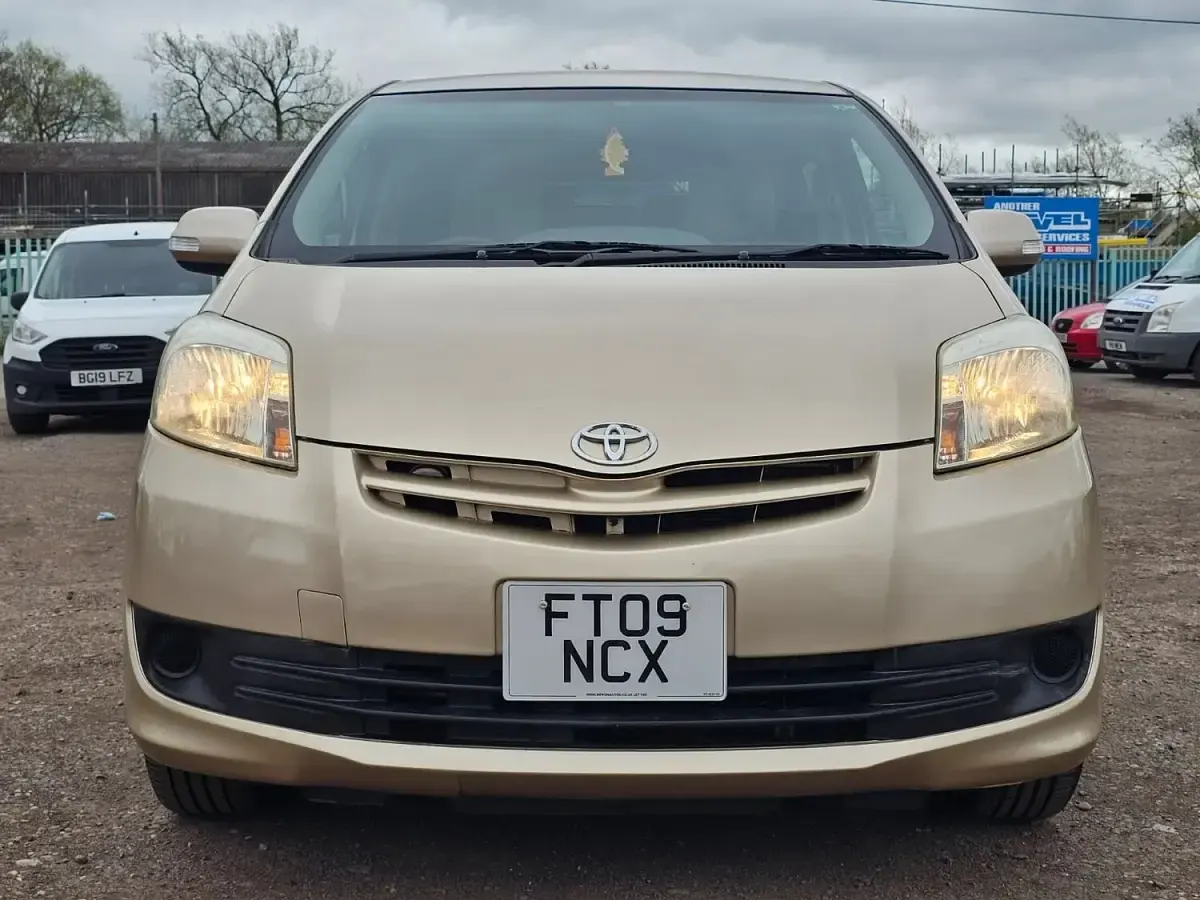 Used Toyota Corolla 2009 Gold Sedan