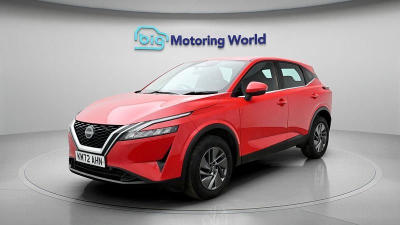Used Nissan Qashqai Acenta Premium 138 HP (101 kW) 2023 Red SUV